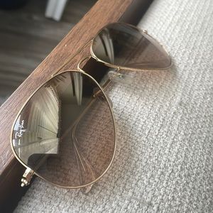 Ray-Ban Sunnies